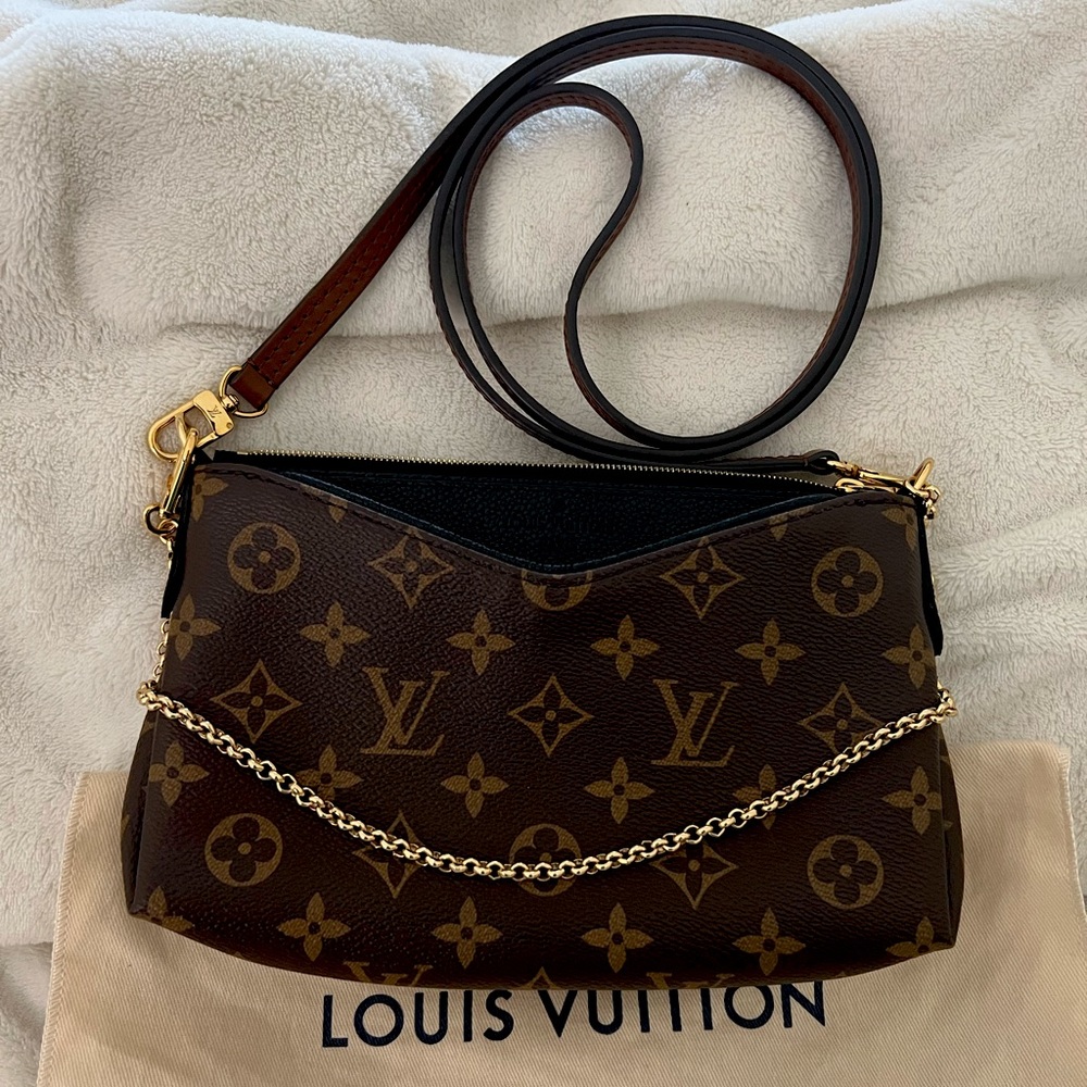 *SOLD* 💯 Authentic Louis Vuitton Monogram Pallas Clutch with Chain and Strap